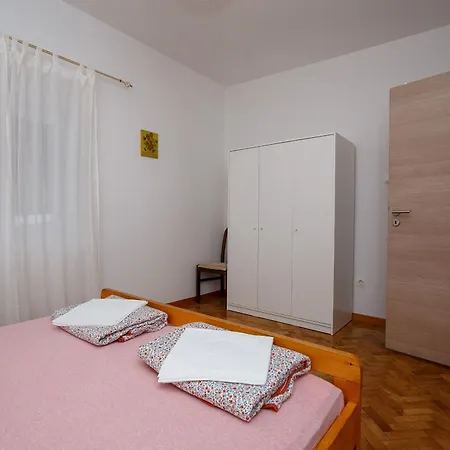 Apartamento Beachfront Pag Pag Town