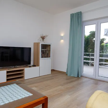 Apartment Beachfront Pag