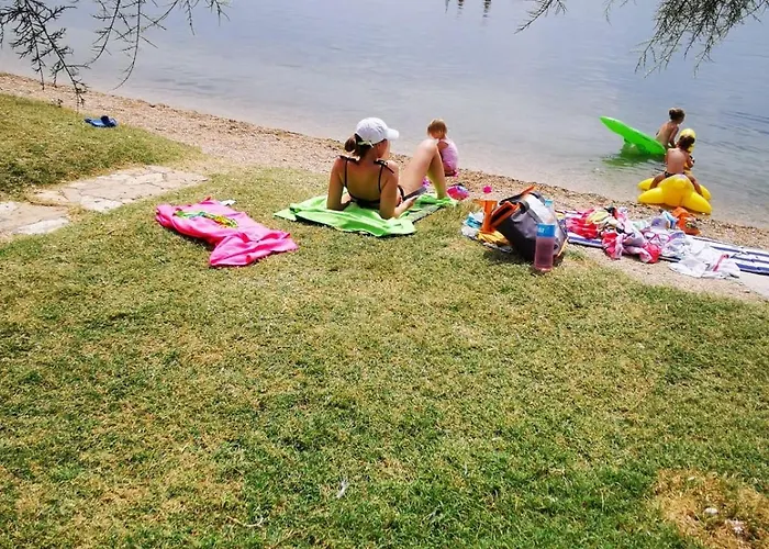 Апартаменты Beachfront Pag Dinjiska